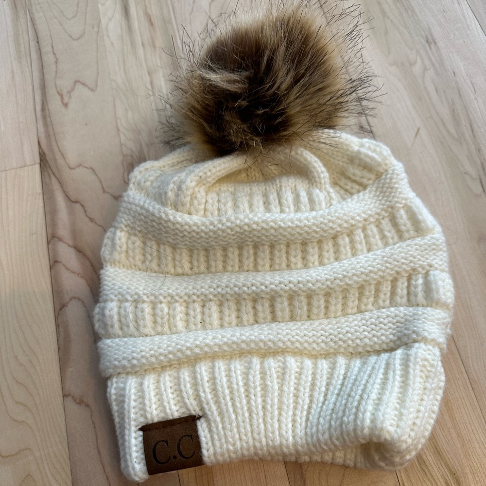 Womans CC hat